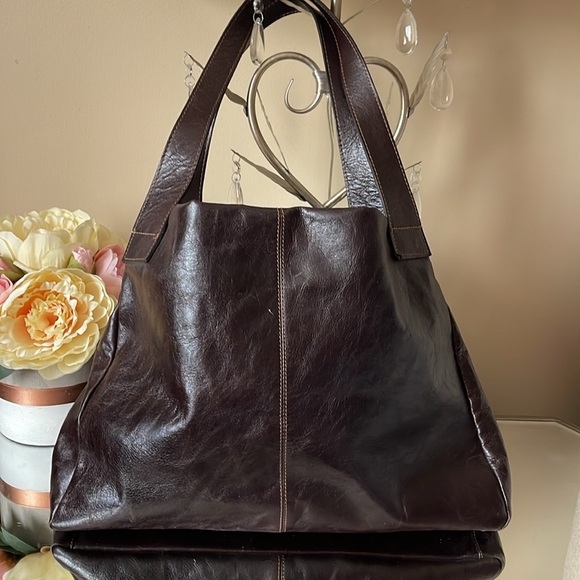 Authentic FERCHI Leather Shoulder Bag - Picture 4 of 11